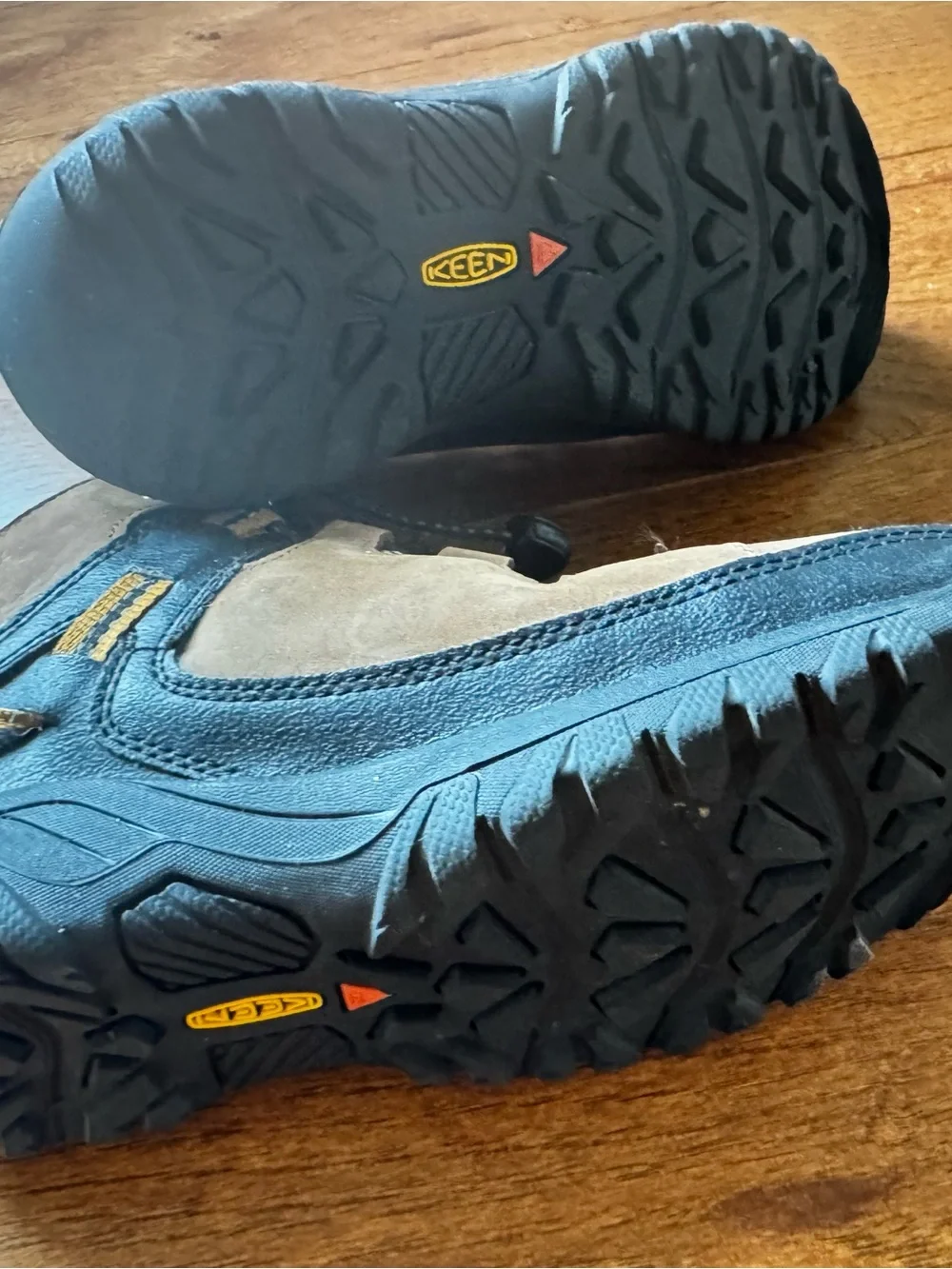 KEEN Kids Hiking Boots - never worn